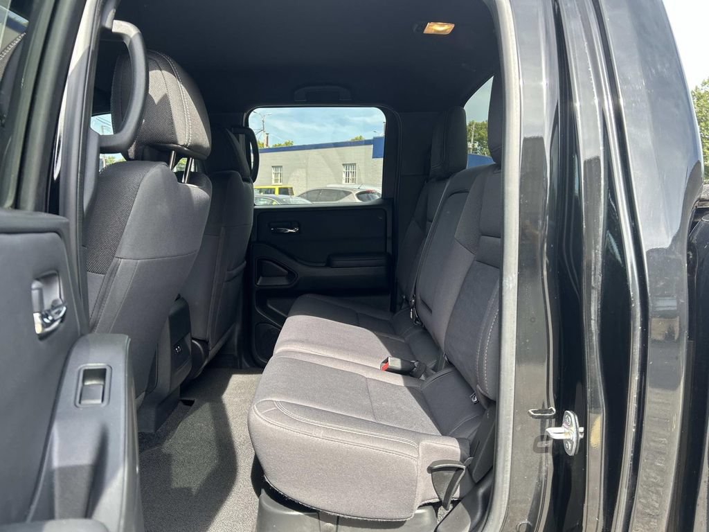 Certified 2023 Nissan Frontier SV w/ Midnight Edition Package AWD/4WD image 14