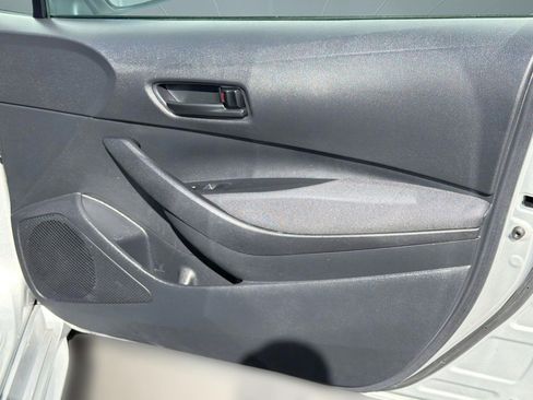 Used 2025 Toyota Corolla LE image 31