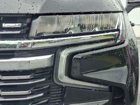 Certified 2023 Chevrolet Suburban Premier w/ Premium Package 2 AWD/4WD image 7