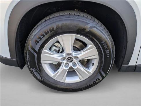 New 2026 Toyota Grand Highlander LE image 10