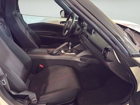 Used 2016 MAZDA MX-5 Miata Club RWD image 11