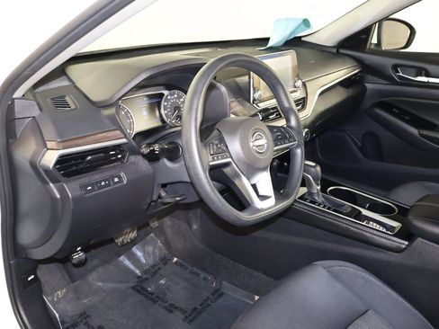 Used 2023 Nissan Altima 2.5 SV image 35