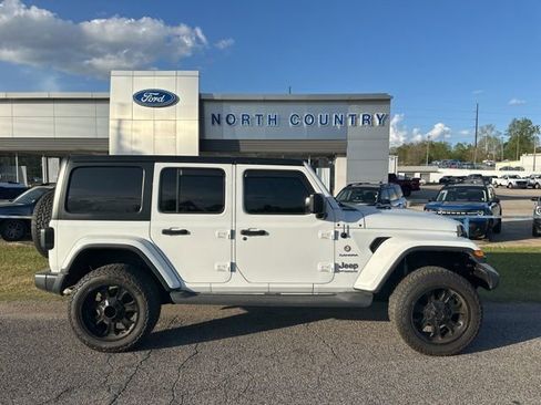 Used 2019 Jeep Wrangler Unlimited Sahara w/ Uconnect 4C Nav & Sound Group AWD/4WD image 1