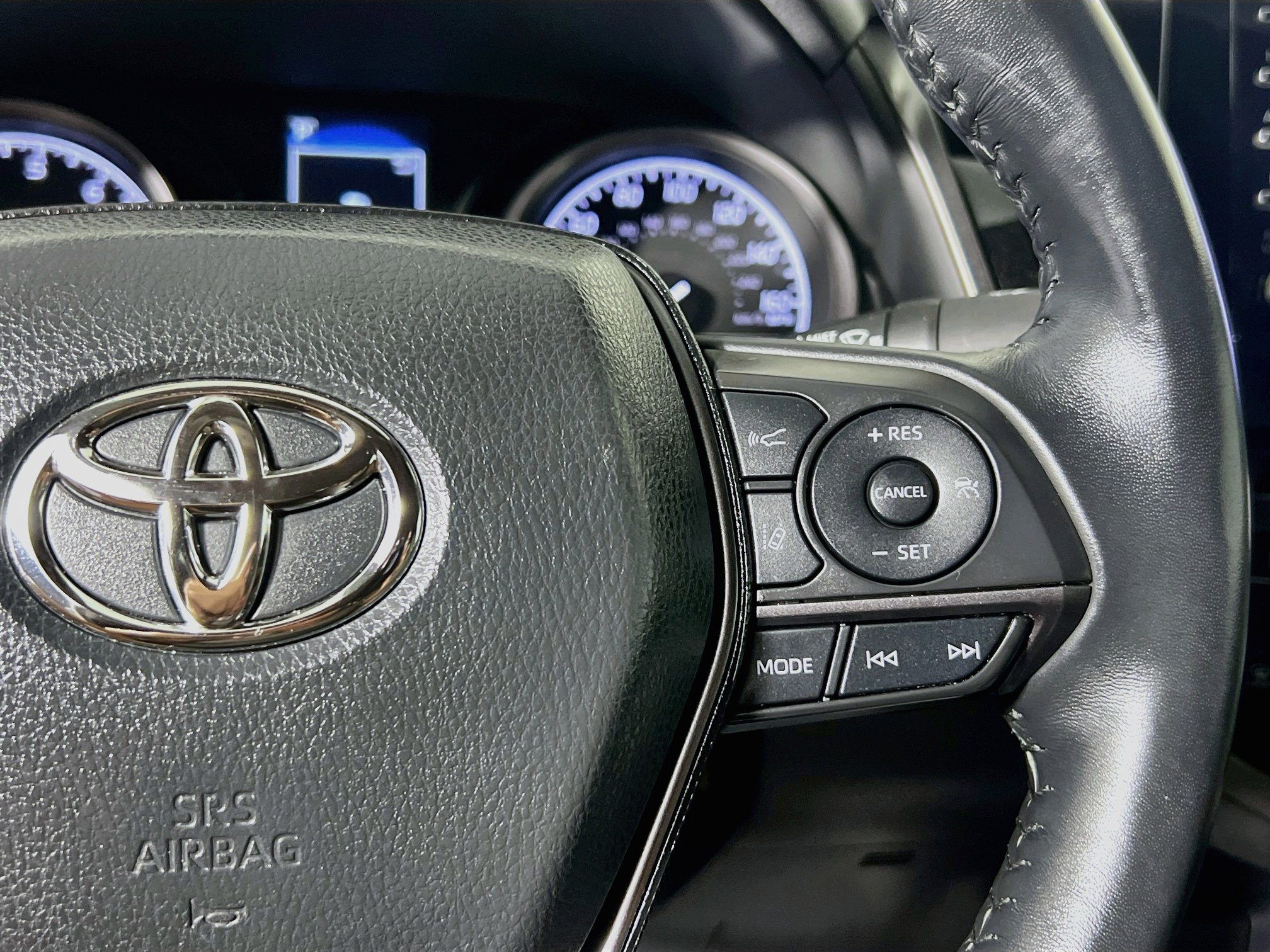 Used 2024 Toyota Camry SE w/ Convenience Package FWD image 19