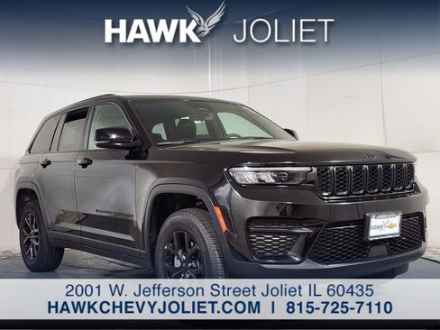 Used 2025 Jeep Grand Cherokee Altitude AWD/4WD image 11