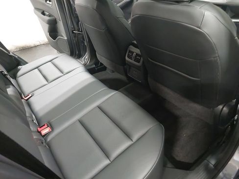 Used 2023 Nissan Rogue SV w/ SV Premium B Package image 11