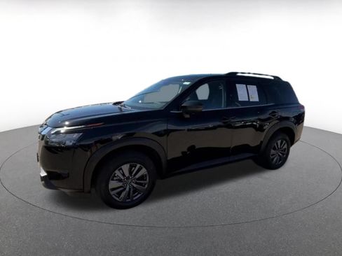Used 2025 Nissan Pathfinder SV FWD image 7
