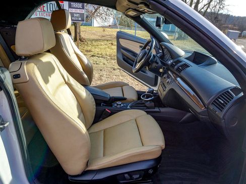 Used 2012 BMW 128i Convertible image 23
