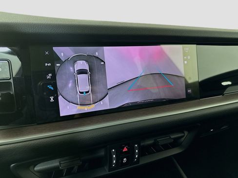Certified 2024 Porsche Cayenne AWD/4WD image 17