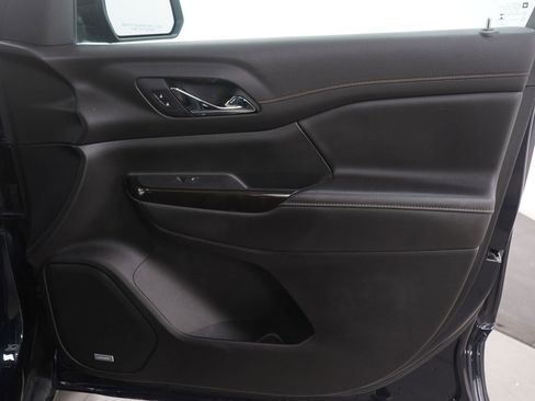 Used 2021 GMC Acadia AT4 image 12