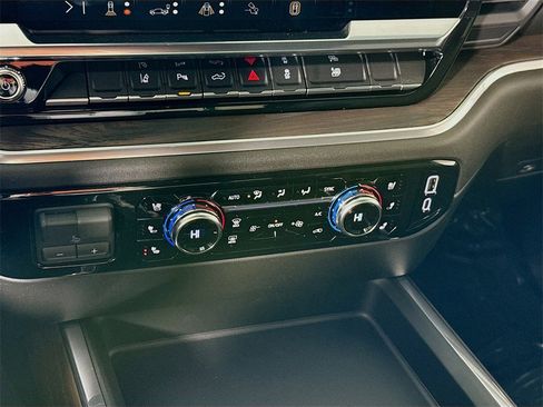 New 2026 GMC Sierra 2500 SLT w/ SLT Premium Package image 11