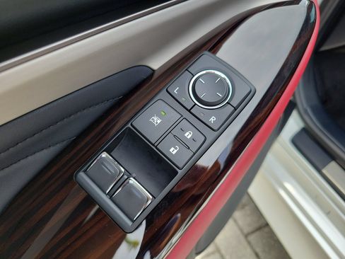 Used 2024 Lexus RC 300 w/ Premium Package RWD image 18