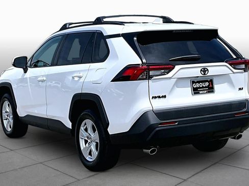 Certified 2020 Toyota RAV4 XLE w/ Convenience Package FWD image 11