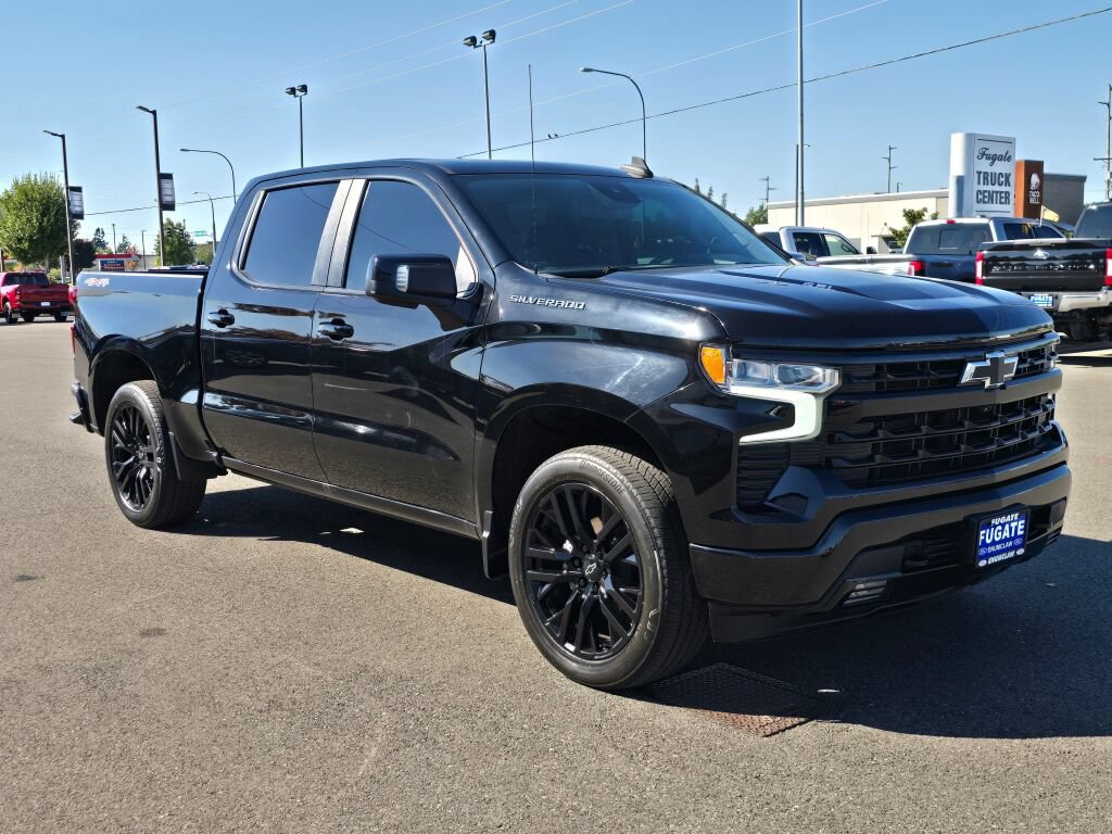 Used 2022 Chevrolet Silverado 1500 RST w/ Convenience Package II AWD/4WD image 4