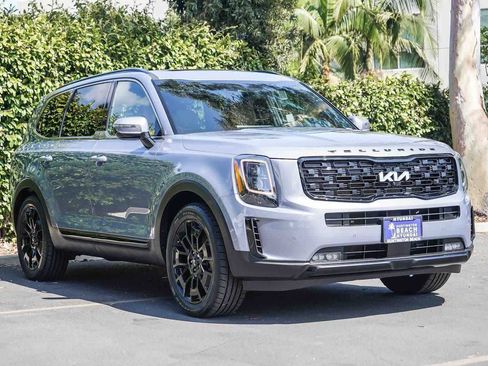 Used 2022 Kia Telluride SX w/ Nightfall Edition Package AWD/4WD image 3