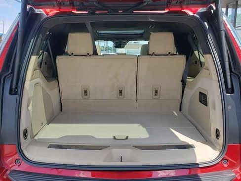 Used 2024 Cadillac Escalade ESV Premium Luxury AWD/4WD image 9