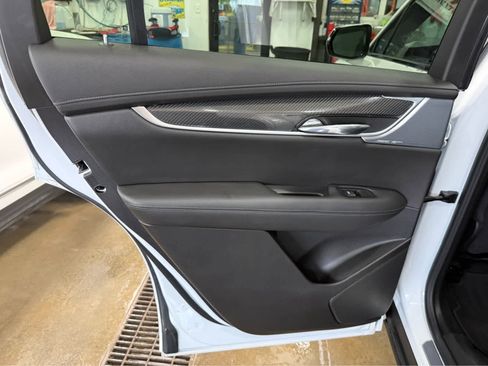 Used 2023 Cadillac XT6 Sport w/ Technology Package image 24