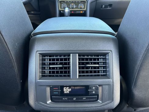 Used 2023 Volkswagen Atlas SE image 21