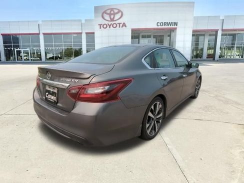 Used 2017 Nissan Altima 2.5 SR w/ LED Appearance Package FWD image 6