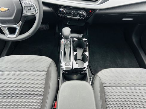 Used 2024 Chevrolet Trax LT w/ Driver Confidence Package image 22