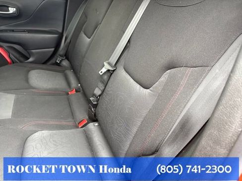 Used 2016 Jeep Renegade Trailhawk AWD/4WD image 9