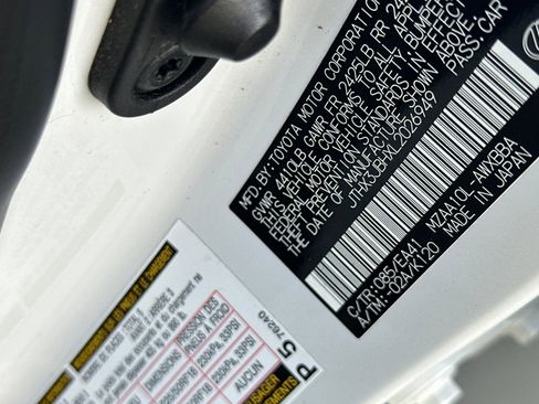 Used 2020 Lexus UX 200 image 23