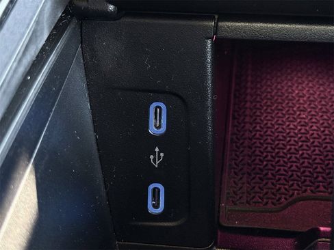 Used 2023 Mercedes-Benz EQE 500 4MATIC Sedan image 18