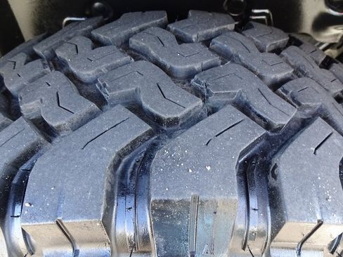 Used 2024 Jeep Wrangler Unlimited image 38