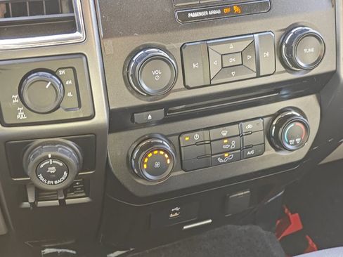 Used 2016 Ford F150 XLT w/ Trailer Tow Package AWD/4WD image 32