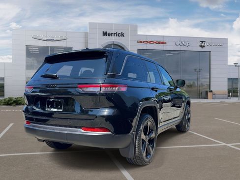 Used 2026 Jeep Grand Cherokee Limited w/ Limited Altitude Package AWD/4WD image 6