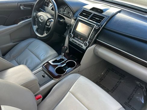 Used 2013 Toyota Camry XLE image 16
