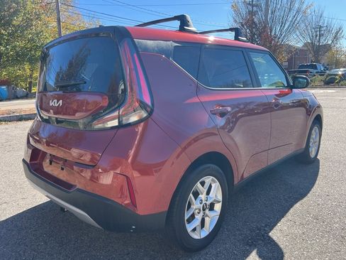 Used 2023 Kia Soul LX w/ LX Technology Package image 5