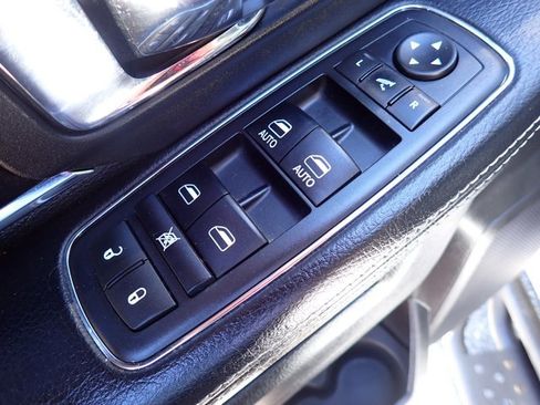 Used 2016 RAM 1500 Laramie w/ Convenience Group AWD/4WD image 16