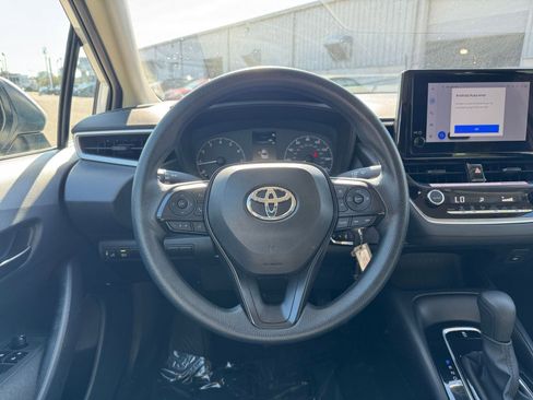 Used 2025 Toyota Corolla LE image 25