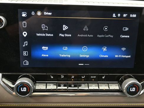 Used 2024 Chevrolet Colorado ZR2 w/ Technology Package AWD/4WD image 25