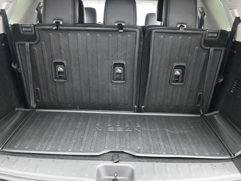 Used 2024 Nissan Pathfinder Platinum w/ Cargo Package image 19