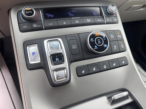 Used 2022 Hyundai Palisade Limited image 24