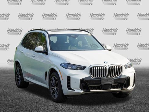 Used 2026 BMW X5 xDrive40i w/ M Sport Package AWD/4WD image 2