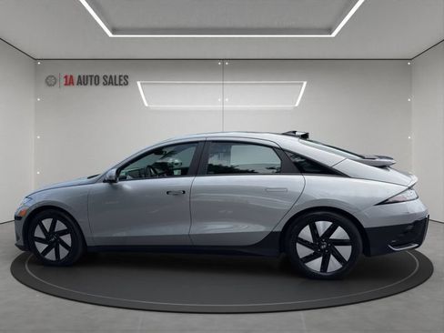 Used 2024 Hyundai Ioniq 6 SE AWD/4WD image 2