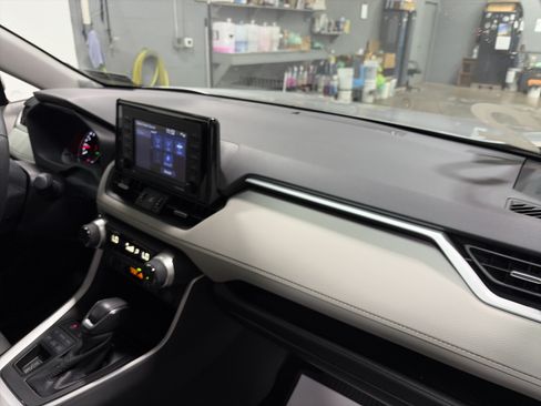 Used 2022 Toyota RAV4 XLE Premium AWD/4WD image 34