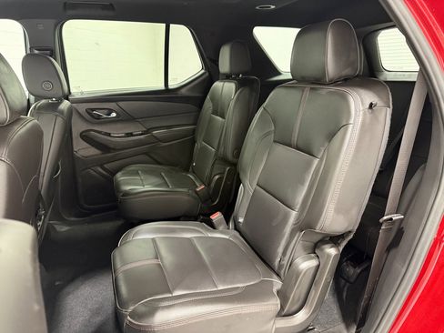 Used 2023 Chevrolet Traverse RS image 41