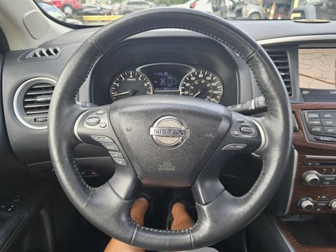 Used 2019 Nissan Pathfinder Platinum AWD/4WD image 28