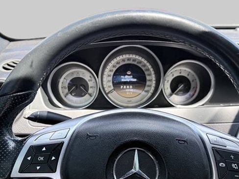 Used 2012 Mercedes-Benz C 250 Sedan image 4