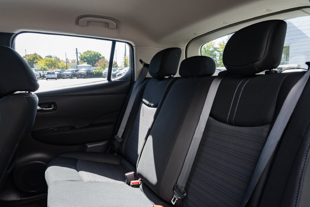Used 2025 Nissan Leaf S FWD image 21