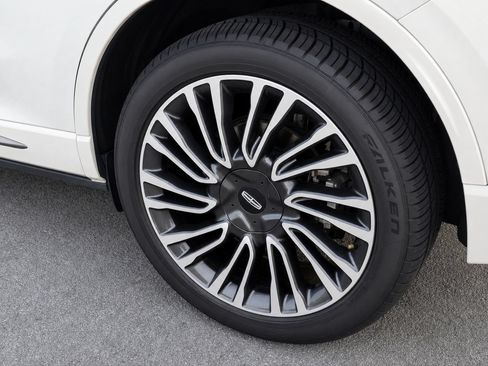 Used 2020 Lincoln Corsair Reserve w/ Equipment Group 202A AWD/4WD image 10