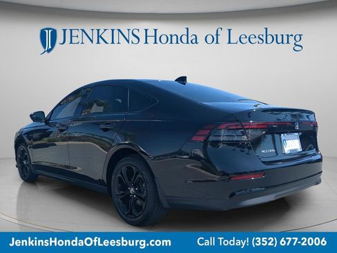 Certified 2025 Honda Accord SE image 5