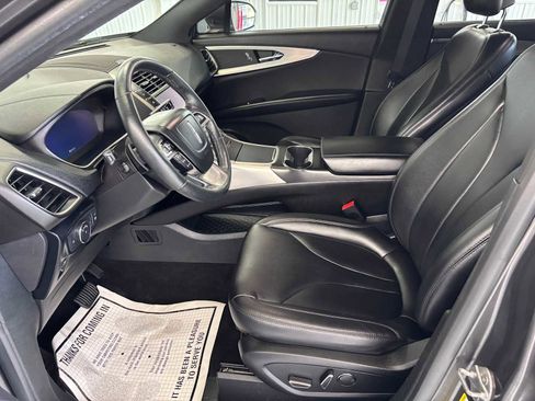 Used 2019 Lincoln Nautilus Premier AWD/4WD image 17