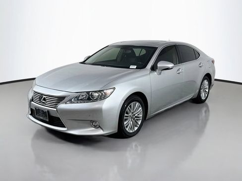 Used 2014 Lexus ES 350 w/ Luxury Package FWD image 1