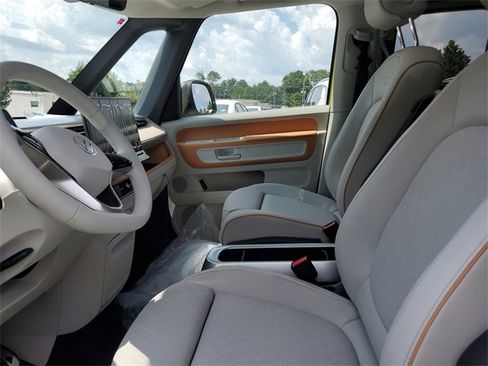 New 2025 Volkswagen ID. Buzz 1st Edition image 18