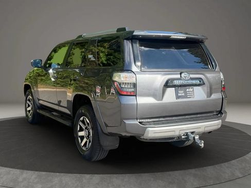 Used 2018 Toyota 4Runner TRD Off-Road AWD/4WD image 4